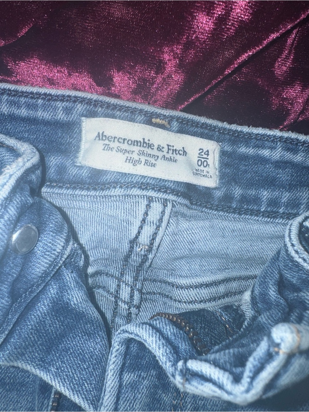 Abercrombie & Fitch Light Blue High-Rise Distressed Jeans - Picture 5 of 5